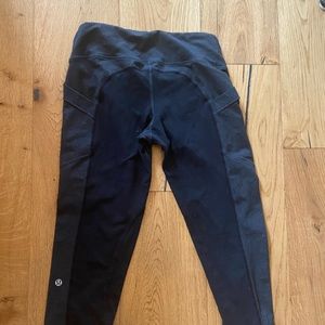 Lululemon legging with pockets size 8